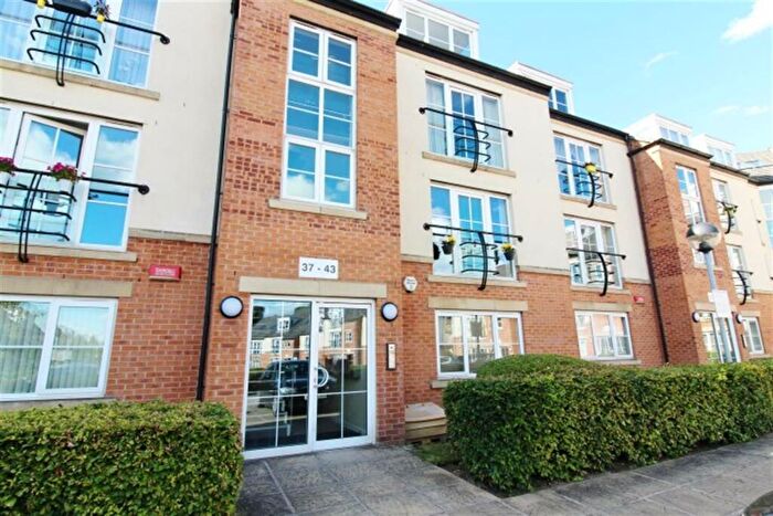 2 Bedroom Flat To Rent In The Elms, Bramley, LS13