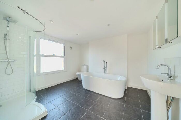 2 Bedroom Maisonette To Rent In Friary Road London, SE15