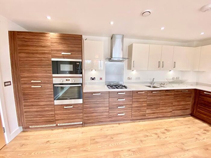 2 Bedroom Flat To Rent In Buckley Court, Alscot Road, SE1