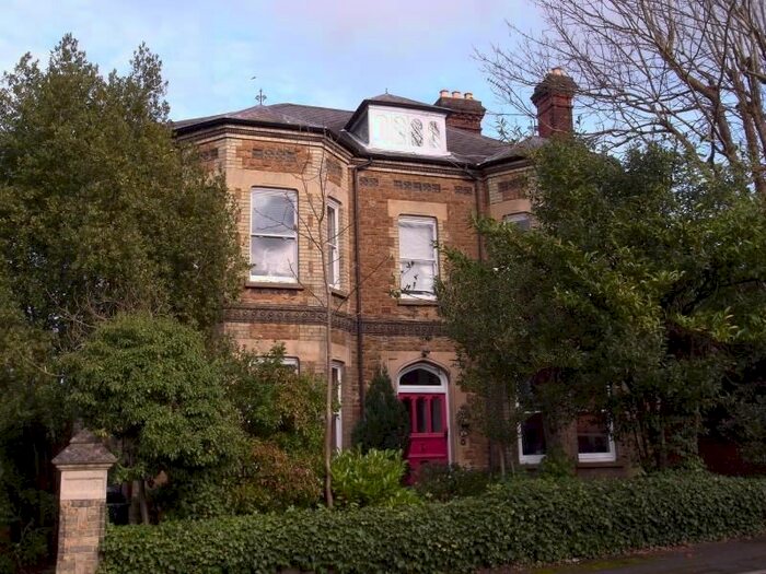 1 Bedroom Flat To Rent In Sydney Road, Guildford, GU1