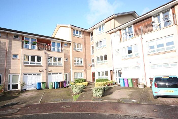 2 Bedroom Flat To Rent In Flat /, Whitehill Court, Glasgow, G31