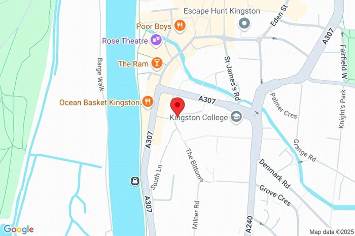 2 Bedroom Apartment For Sale In The Bittoms, Kingston Upon Thames, KT1