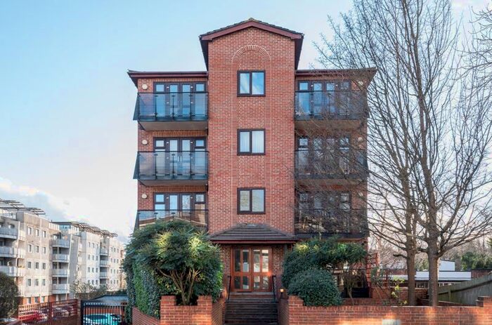 2 Bedroom Flat To Rent In Webb Court, Christchurch Road, Purley, CR8