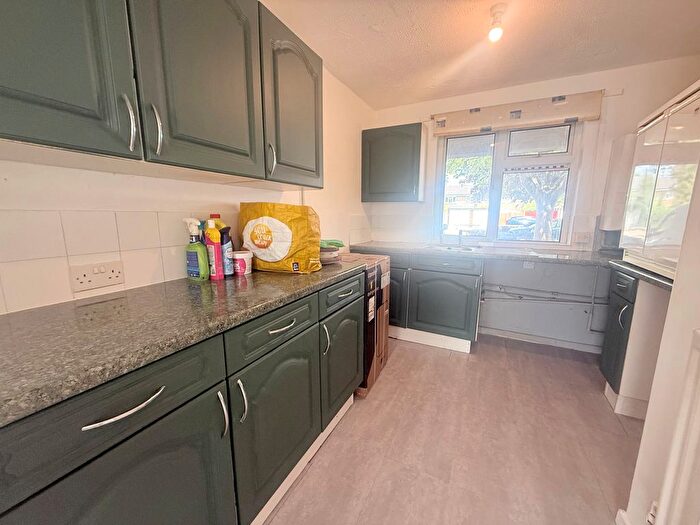 2 Bedroom Maisonette To Rent In Wood Common, Hatfield, AL10