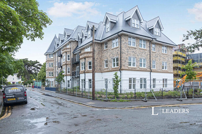 2 Bedroom Flat To Rent In Hahnemann Road, Bournemouth, Dorset, BH2
