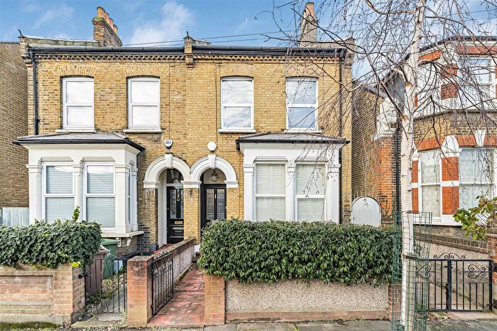 1 Bedroom Flat To Rent In Salisbury Road, Walthamstow, London, E17