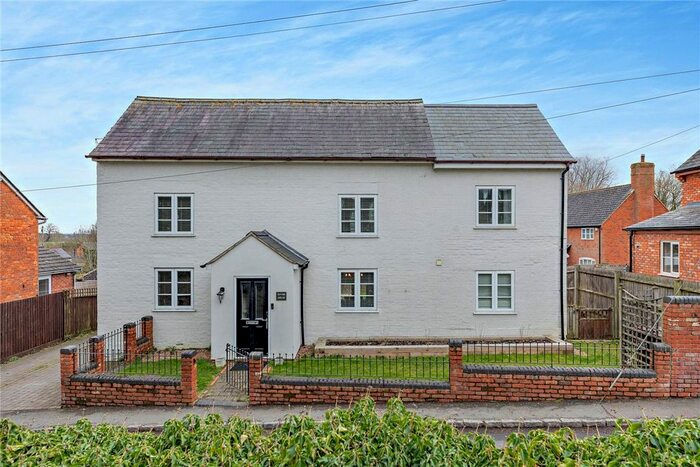 4 Bedroom Detached House For Sale In Main Street, Akeley, Buckinghamshire, MK18