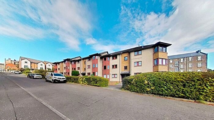 2 Bedroom Flat To Rent In Taylor's Lane, West End, Dundee, DD2