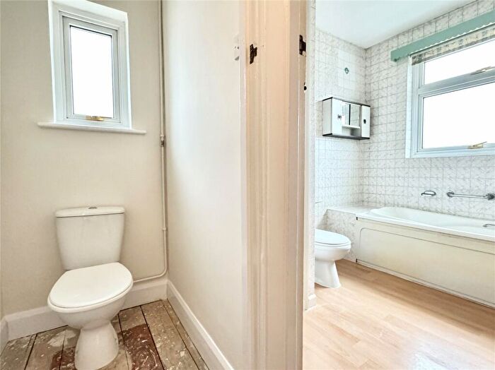 3 Bedroom Detached House For Sale In Beechenlea Lane, Swanley, Kent, BR8