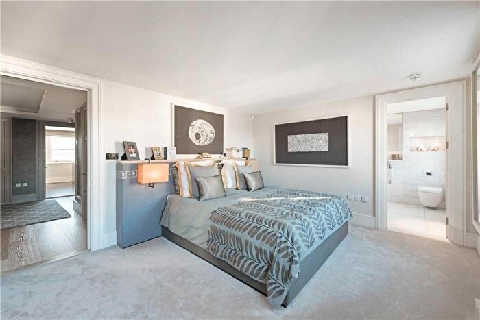 2 Bedroom Apartment To Rent In Whitechapel, London, E1