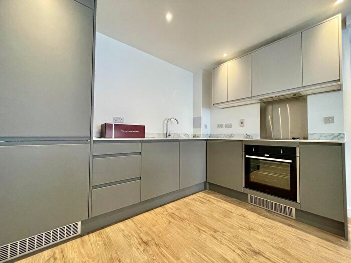 2 Bedroom Apartment To Rent In Phoenix, Saxton Lane, Leeds, LS9