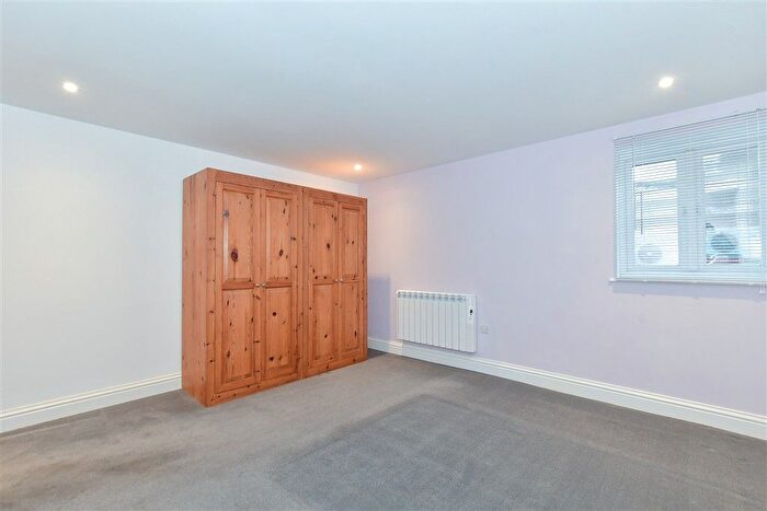 1 Bedroom Flat For Sale In Goldbridge Road, Piltdown, Uckfield, East Sussex, TN22