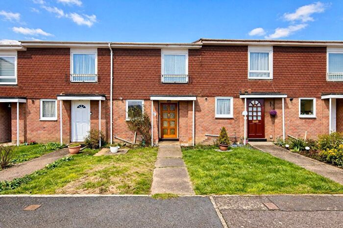 3 Bedroom Terraced House To Rent In Handside Close, Worcester Park, Surrey, KT4