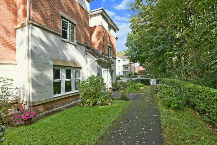 2 Bedroom Flat To Rent In Christy Close, Hyde, Greater Manchester, SK14