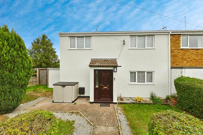 3 Bedroom End Terrace House For Sale In Long Leaves, Stevenage, SG2