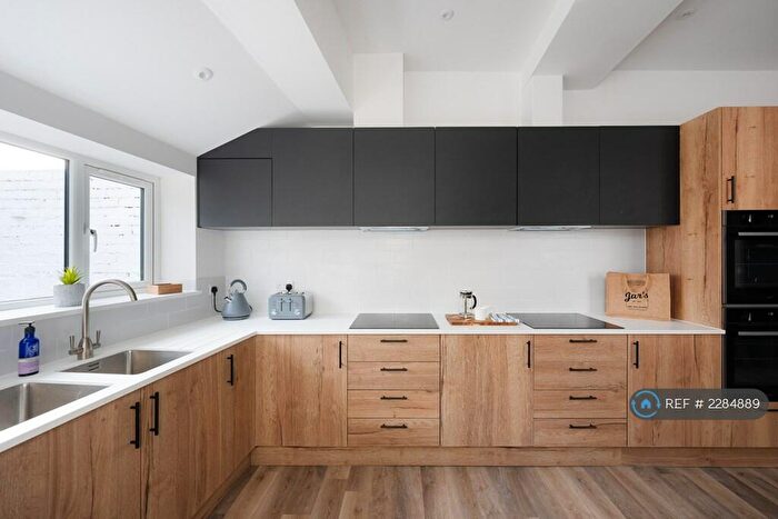 8 Bedroom Terraced House To Rent In Downend Road, Downend, Bristol, BS16