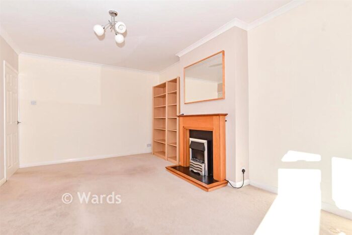 2 Bedroom Semi-Detached Bungalow For Sale In Kingsgate Close, Maidstone, Kent, ME16