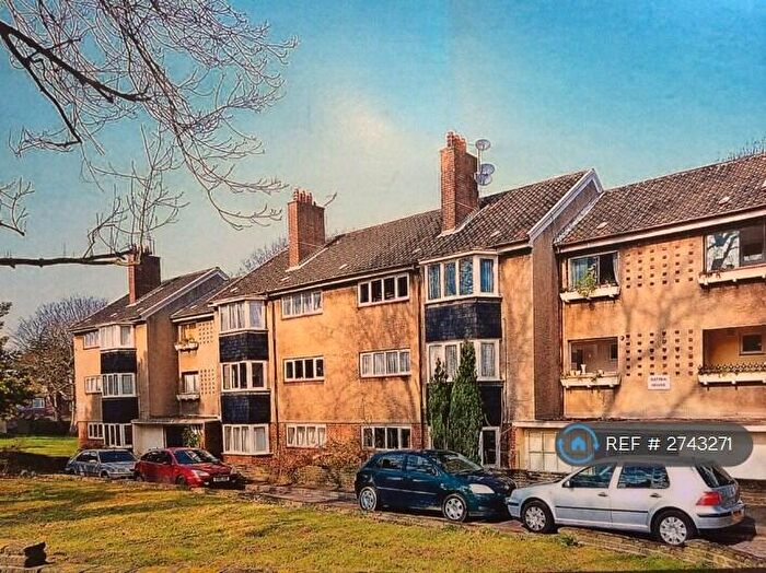 3 Bedroom Flat To Rent In Batten House, London, E17