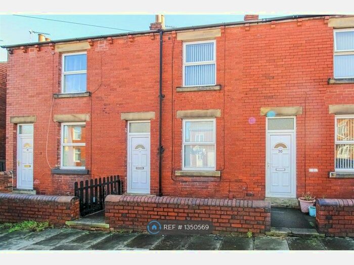 2 Bedroom Terraced House To Rent In Denholme Road, Wakefield, WF5