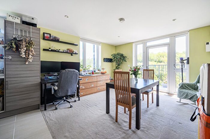 2 Bedroom Flat For Sale In Motte Lane, Ebbsfleet Valley, Swanscombe, DA10