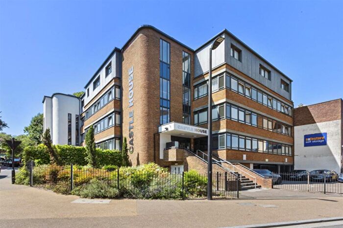 1 Bedroom Apartment For Sale In Castle House, High Wycombe (long Lease & Gated Parking), HP11
