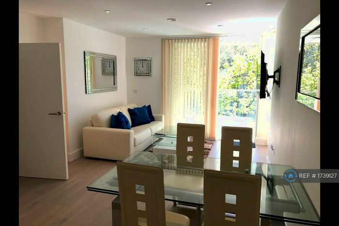 1 Bedroom Flat To Rent In Claremont House, London, SE16