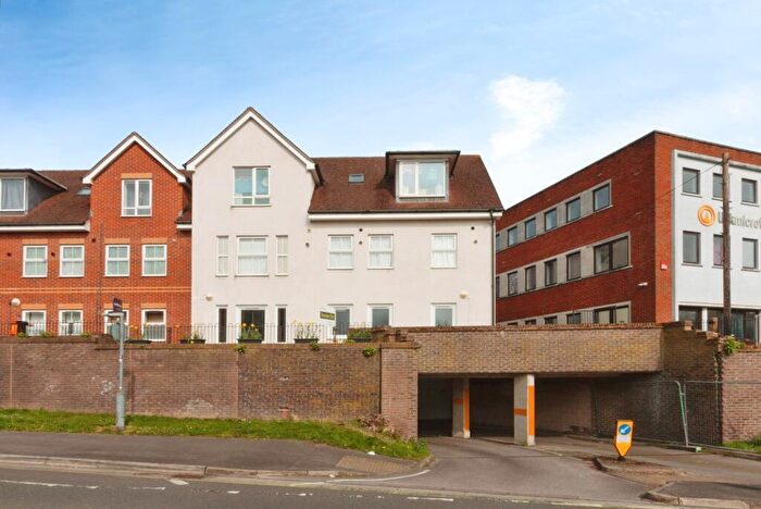2 Bedroom Flat For Sale In Timberlake Road, Basingstoke, Hampshire, RG21