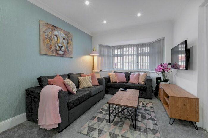 4 Bedroom Flat To Rent In Grindleford Road, Birmingham B42