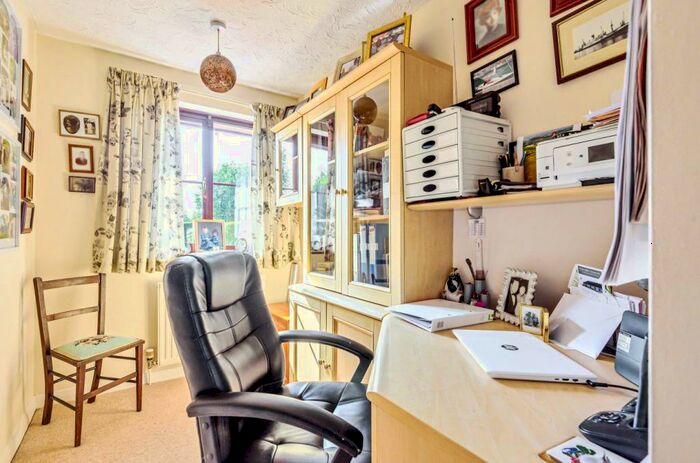 4 Bedroom Bungalow For Sale In York Drove, Nomansland, Salisbury, Wiltshire, SP5