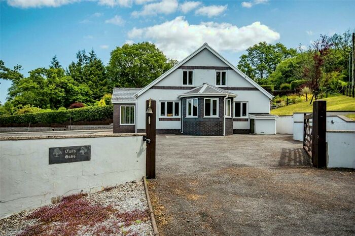 4 Bedroom Detached House For Sale In Derwen Road, Tumble, Llanelli, SA14