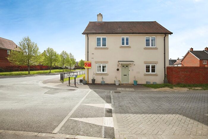 3 Bedroom Semi-Detached House For Sale In Mercury Drive, Andover, SP11