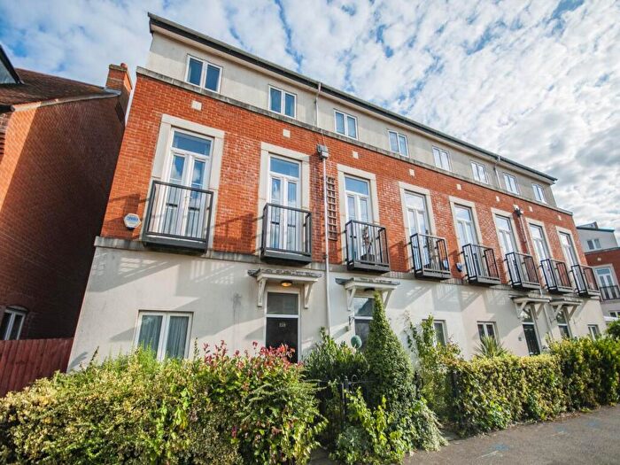 5 Bedroom House For Sale In Dragon Road, Hatfield, Hertfordshire, AL10