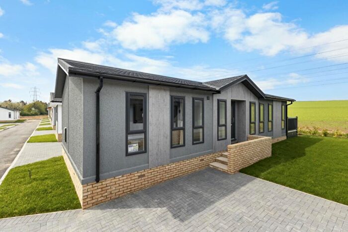 2 Bedroom Park Home For Sale In Walton Hall Farm Walton Hall, Waltons Hall Road, Stanford-le-Hope, SS17