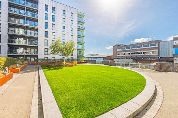 2 Bedroom Flat For Sale In Geoffrey Watling Way, Norwich, NR1