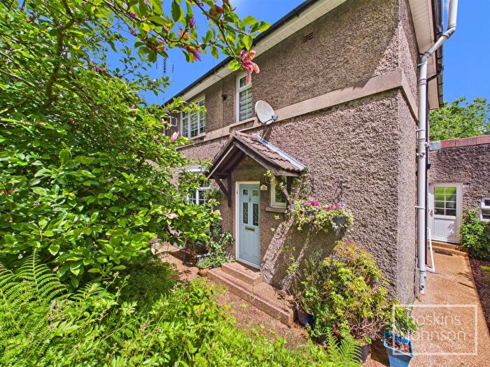 3 Bedroom Semi-Detached House For Sale In Church Street, Ynysybwl, CF37