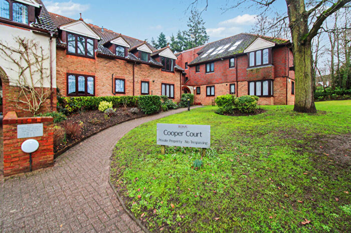 1 Bedroom Apartment For Sale In Cooper Court, Salisbury Road, Farnborough, GU14