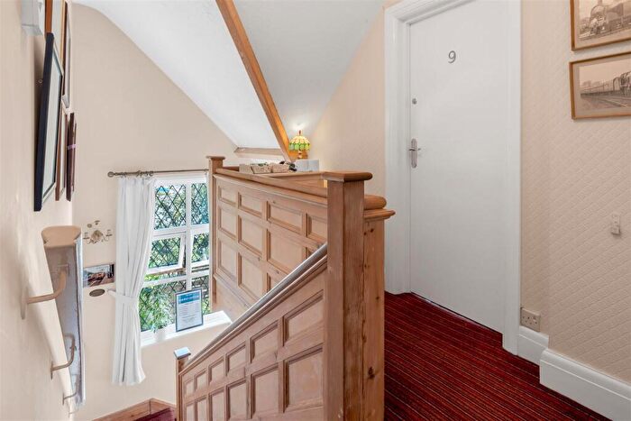 10 Bedroom House For Sale In Victoria Avenue, Swanage, BH19 - Photo 7
