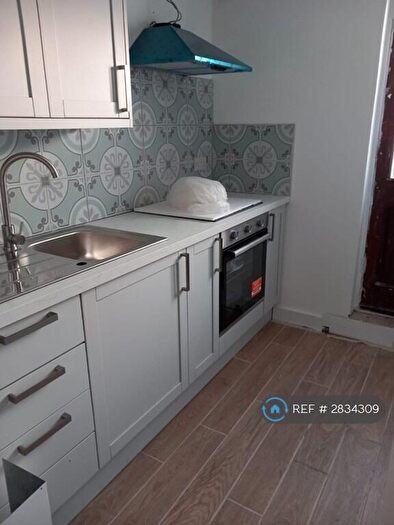 2 Bedroom Maisonette To Rent In Madoc St, Llandudno, LL30