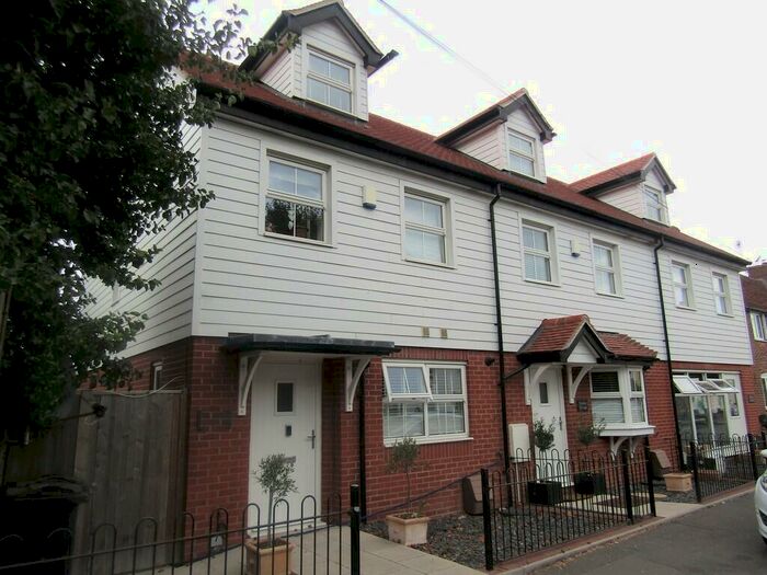 3 Bedroom End Of Terrace House To Rent In High Street, Thorpe-le-soken, CO16