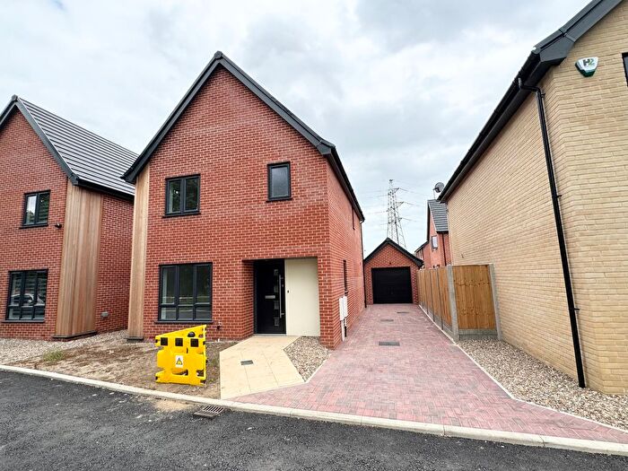 3 Bedroom Detached House To Rent In Lime Avenue, Oulton, Lowestoft, NR32