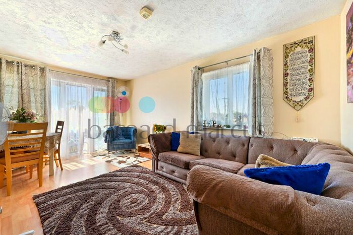 2 Bedroom Flat To Rent In Fairfield Close, Mitcham, CR4