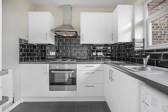 2 Bedroom Flat To Rent In Hareward Road, Merrow, Guildford, GU4