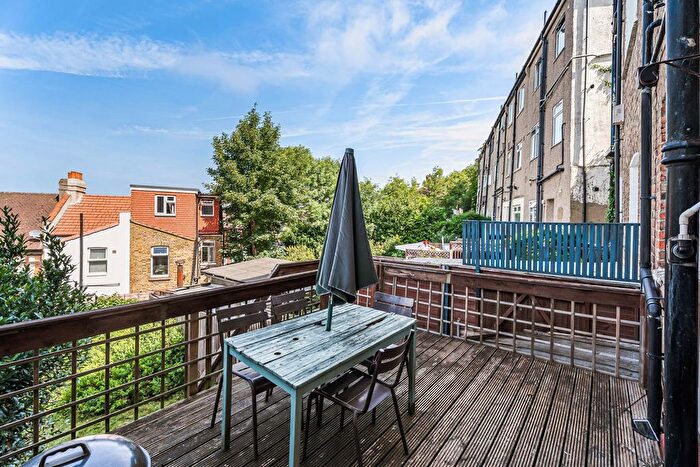 2 Bedroom Maisonette For Sale In Grange Road, London, SE25
