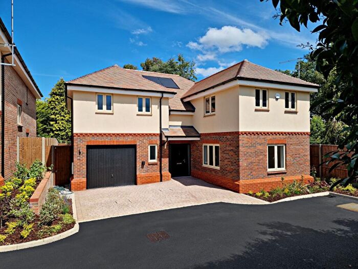 4 Bedroom Detached House For Sale In Osprey Close, Harpenden, Hertfordshire, AL5