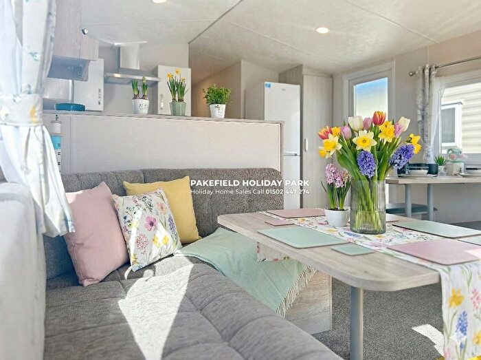 2 Bedroom Park Home For Sale In Arbor Lane, Lowestoft, NR33