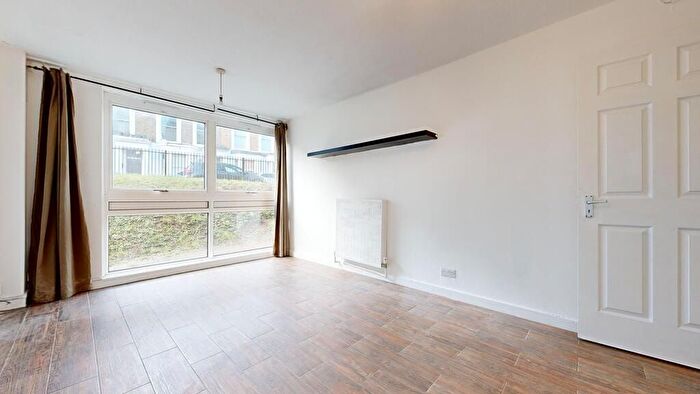 1 Bedroom Flat To Rent In Tavistock Crescent, London, W11