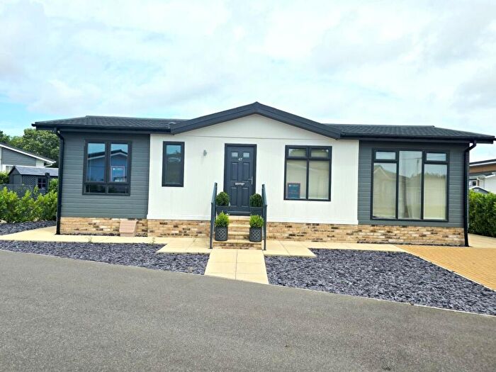 2 Bedroom Park Home For Sale In The Residence, New Forest Park, Blackfield, Southampton, Hampshire, SO45