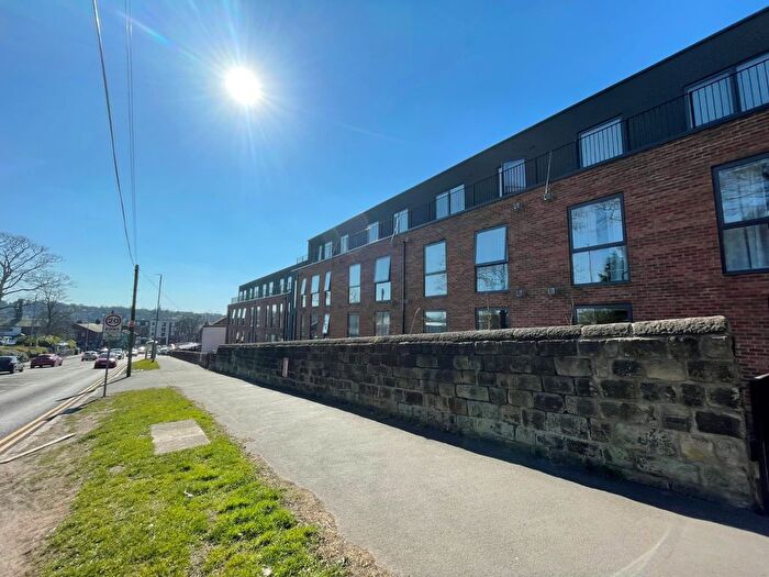 2 Bedroom Flat To Rent In Stonegate Road, Meanwood, Leeds, LS6