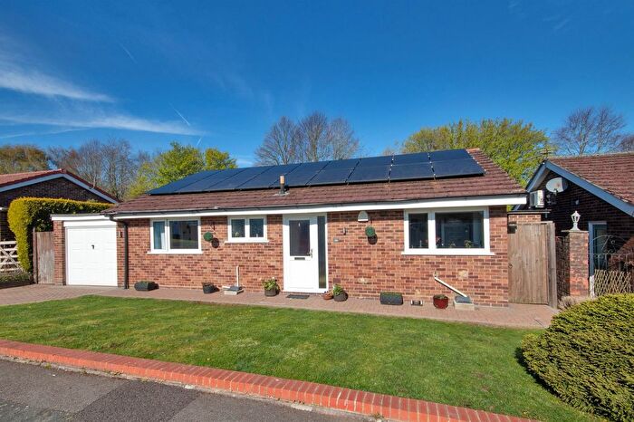 2 Bedroom Bungalow For Sale In Silverbirch Avenue, Meopham, Gravesend, DA13