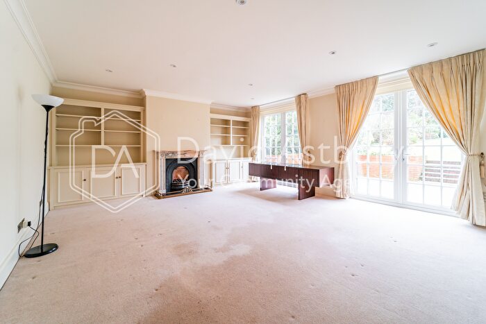 4 Bedroom Detached House To Rent In Northcliffe Drive, Totteridge, London, N20